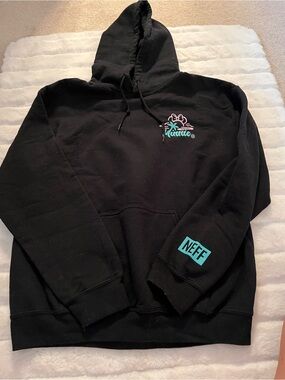 Disney Neff Minnie Mouse hoodie.